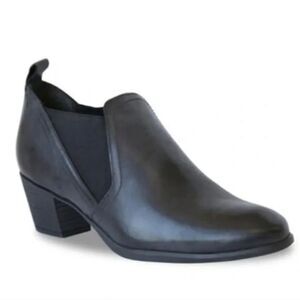 Munro Jessie Black Leather Comfort Slip-On Bootie Size 8